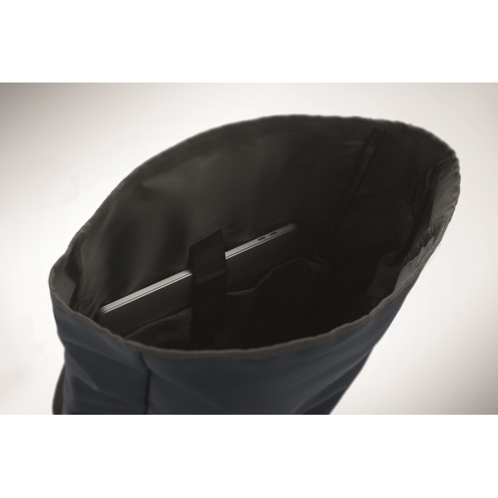 Mochila de cierre roll-top para portátil con correa para trolley 15'' color azul vista fotografía Mochila de cierre roll-top para portátil con correa para trolley 15'' color azul vista fotografía