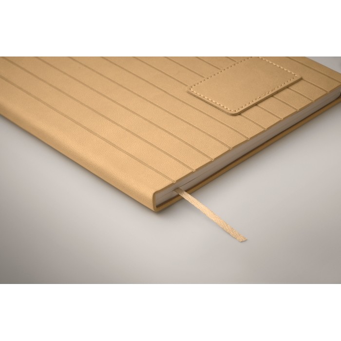 Libreta de tapa suave de cuero sintético ahumado A5 hojas a rayas color beige vista fotografía cuarta vista Libreta de tapa suave de cuero sintético ahumado A5 hojas a rayas color beige vista fotografía cuarta vista