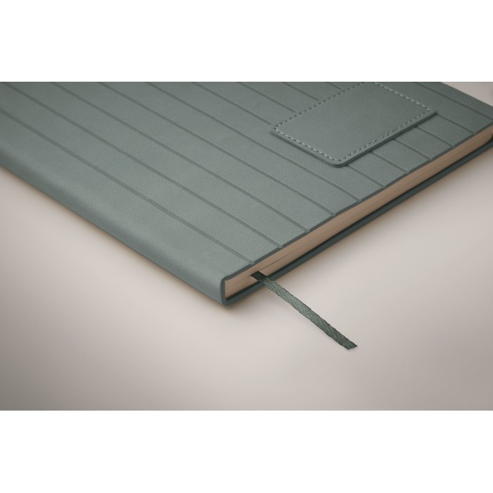 Libreta de tapa suave de cuero sintético ahumado A5 hojas a rayas color negro mate vista fotografía cuarta vista Libreta de tapa suave de cuero sintético ahumado A5 hojas a rayas color negro mate vista fotografía cuarta vista