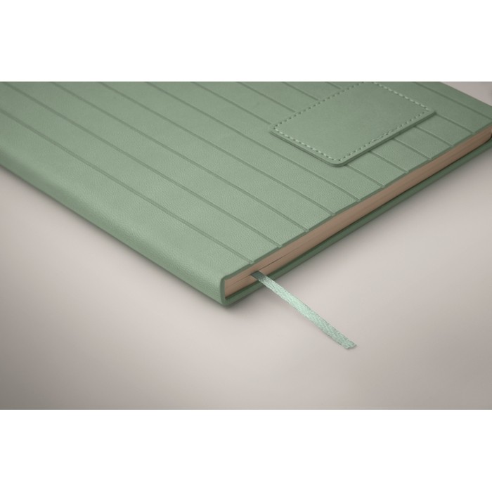 Libreta de tapa suave de cuero sintético ahumado A5 hojas a rayas color verde menta vista fotografía cuarta vista Libreta de tapa suave de cuero sintético ahumado A5 hojas a rayas color verde menta vista fotografía cuarta vista