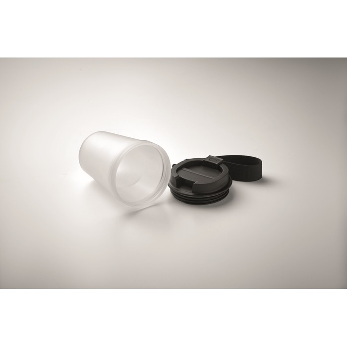 Vaso antifugas para llevar con correa de poliéster RPET 300ml color blanco transparente vista fotografía tercera vista Vaso antifugas para llevar con correa de poliéster RPET 300ml color blanco transparente vista fotografía tercera vista