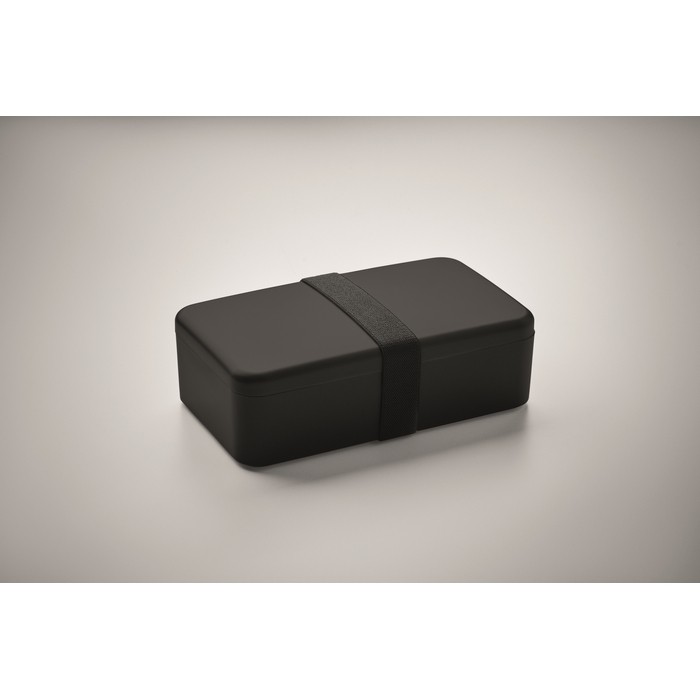 Fiambrera de plástico con banda elástica de cierre 750ml color negro vista fotografía tercera vista Fiambrera de plástico con banda elástica de cierre 750ml color negro vista fotografía tercera vista
