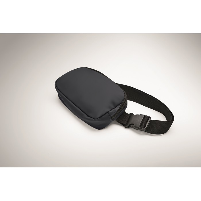 Riñonera de PU con compartimiento principal y bolsillo trasero color azul marino vista fotografía cuarta vista Riñonera de PU con compartimiento principal y bolsillo trasero color azul marino vista fotografía cuarta vista