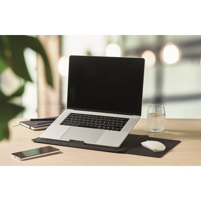 Funda para portátil multiusos con soporte y alfombrilla de ratón 16'' color negro segunda vista bodegón