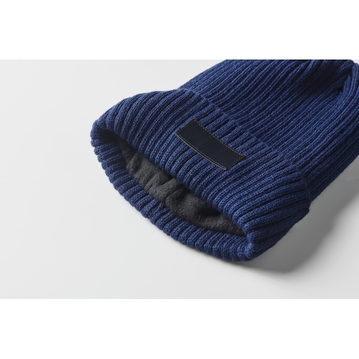 Gorro de punto unisex en varios colores con parche para personalizar color azul vista fotografía cuarta vista