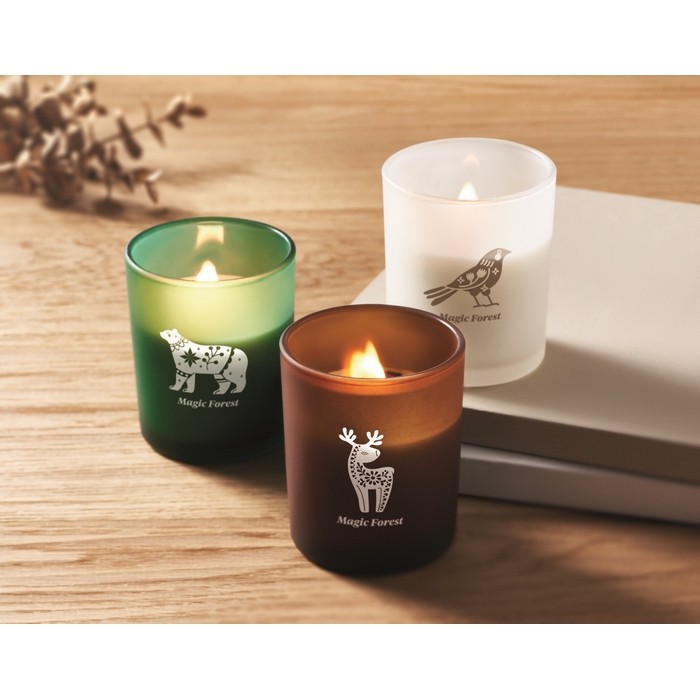 Vela con aroma a vainilla de cera vegetal y mecha de madera color marrón vista bodegón principal Vela con aroma a vainilla de cera vegetal y mecha de madera color marrón vista bodegón principal