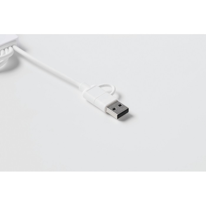 Llavero con distintos cables de carga con distintas salidas color blanco vista fotografía sexta vista Llavero con distintos cables de carga con distintas salidas color blanco vista fotografía sexta vista