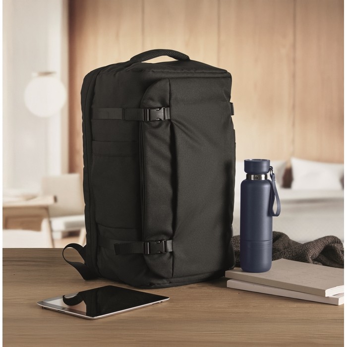Mochila ideal para viajes con múltiples compartimientos color negro segunda vista bodegón