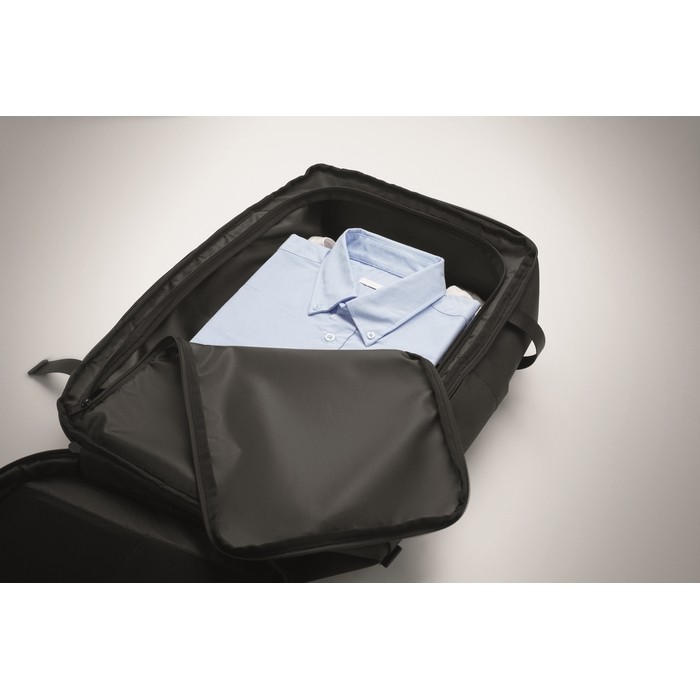 Mochila ideal para viajes con múltiples compartimientos color negro octava vista