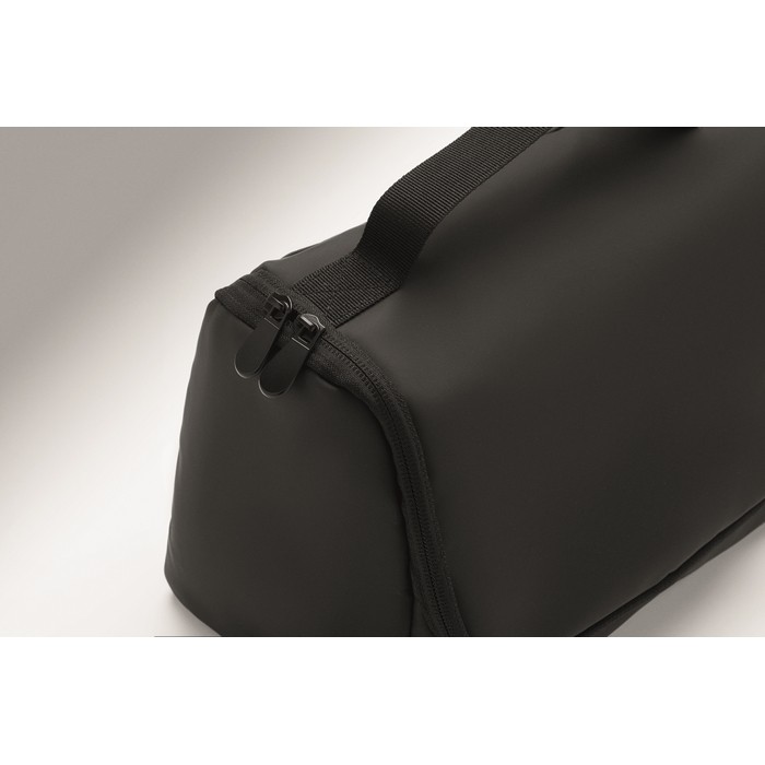 Neceser organizador de un compartimiento con gancho para colgar color negro vista fotografía cuarta vista Neceser organizador de un compartimiento con gancho para colgar color negro vista fotografía cuarta vista