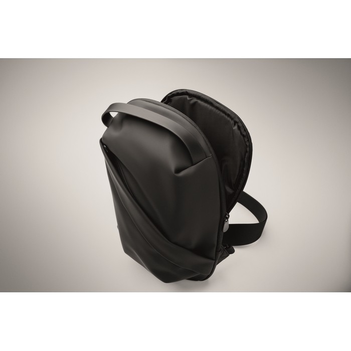 Elegante bandolera de cuero sintético negro de suave tacto color negro vista fotografía quinta vista Elegante bandolera de cuero sintético negro de suave tacto color negro vista fotografía quinta vista