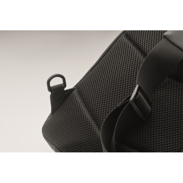 Elegante bandolera de cuero sintético negro de suave tacto color negro vista fotografía sexta vista Elegante bandolera de cuero sintético negro de suave tacto color negro vista fotografía sexta vista