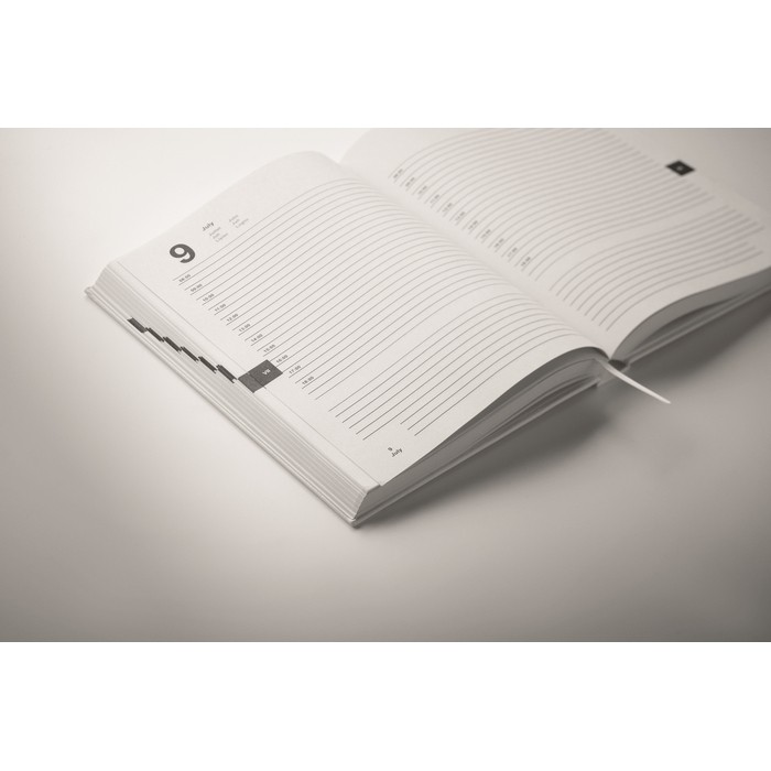 Libreta con agenda perpetuo de vista diaria con marca página a juego A5 color blanco vista fotografía Libreta con agenda perpetuo de vista diaria con marca página a juego A5 color blanco vista fotografía
