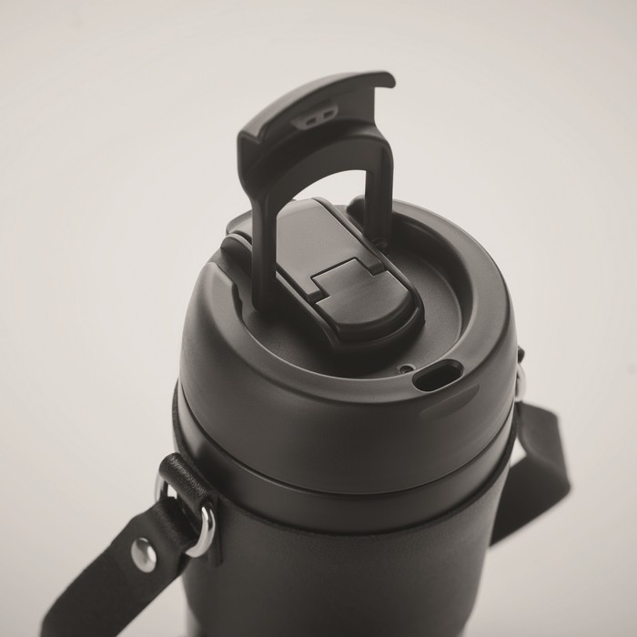 Vaso antifugas de acero inoxidable con tapa, pajita y correa 700ml color negro vista fotografía tercera vista