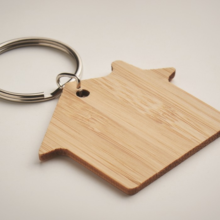 Llavero de bambú con forma de casa económico color madera vista fotografía cuarta vista Llavero de bambú con forma de casa económico color madera vista fotografía cuarta vista
