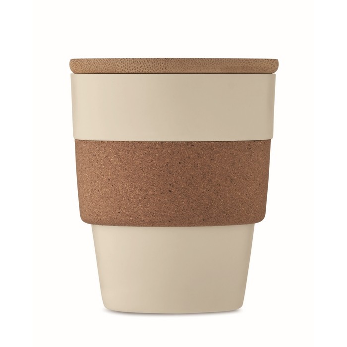 Vaso de plástico reciclado con cinta de corcho y tapa de bambú 300ml color beige cuarta vista Vaso de plástico reciclado con cinta de corcho y tapa de bambú 300ml color beige cuarta vista