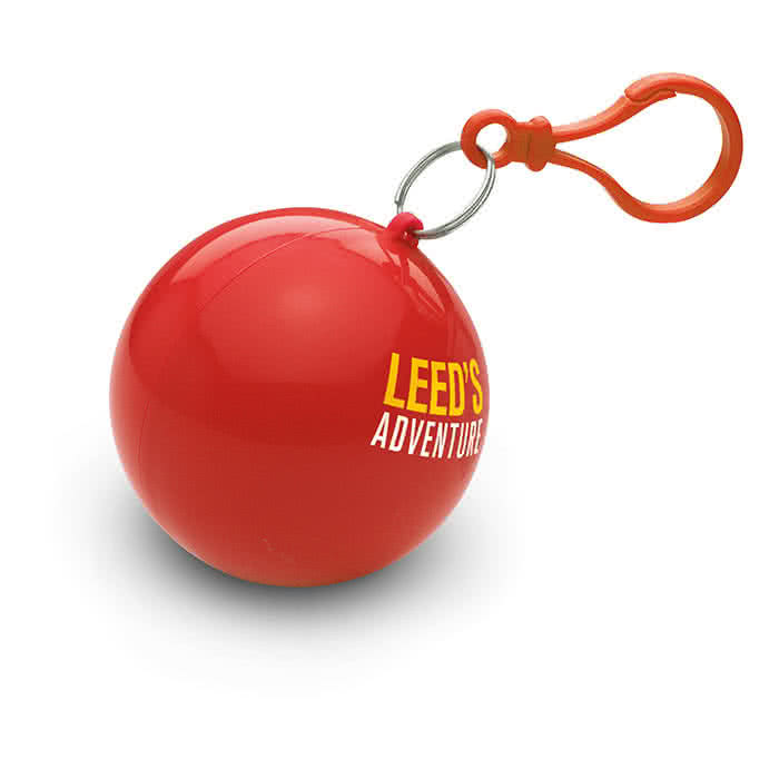 Impermeable publicitario en bola redonda color Rojo cuarta vista con logo