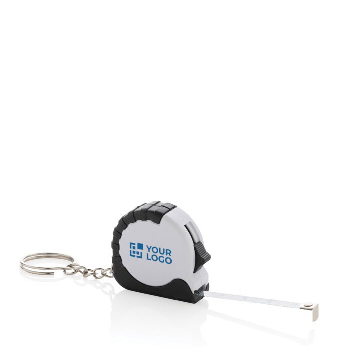 Llavero de plástico reciclado y acero con cinta métrica 1M color blanco vista de impresión Llavero de plástico reciclado y acero con cinta métrica 1M color blanco vista de impresión