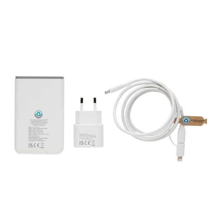 Set de carga de 3 piezas de plástico reciclado con powerbank 5.000 mAh color negro sexta vista Set de carga de 3 piezas de plástico reciclado con powerbank 5.000 mAh color negro sexta vista