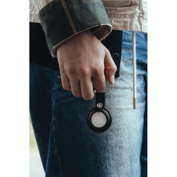 Llavero localizador ecológico con alarma compatible Apple y Android color blanco vista de ambiente 3