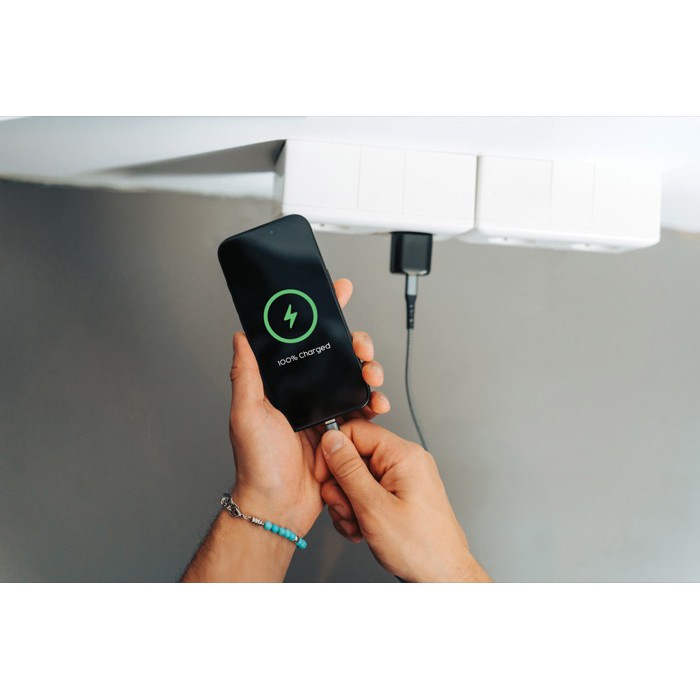 Cargador doble de plástico reciclado con enchufe europeo 20W color negro