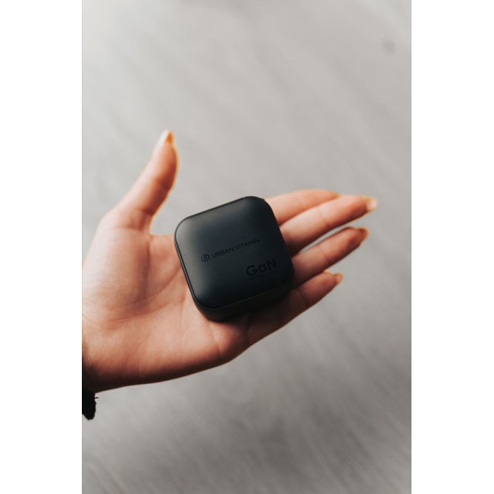 Cargador supperápido para varios países con 3 salidas 70W color negro Cargador supperápido para varios países con 3 salidas 70W color negro