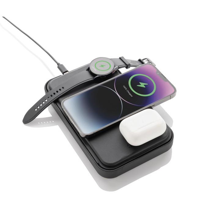 Estuche de viaje con materiales reciclados con carga 3 en 1 color negro cuarta vista Estuche de viaje con materiales reciclados con carga 3 en 1 color negro cuarta vista