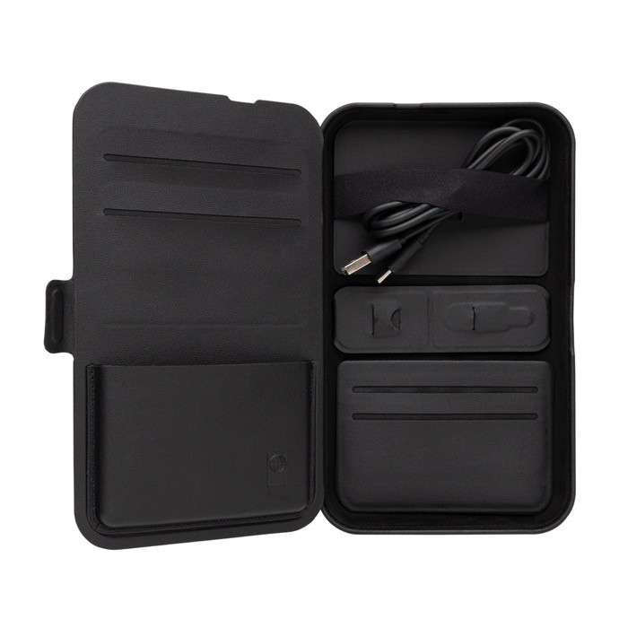 Estuche de viaje con materiales reciclados con carga 3 en 1 color negro octava vista Estuche de viaje con materiales reciclados con carga 3 en 1 color negro octava vista