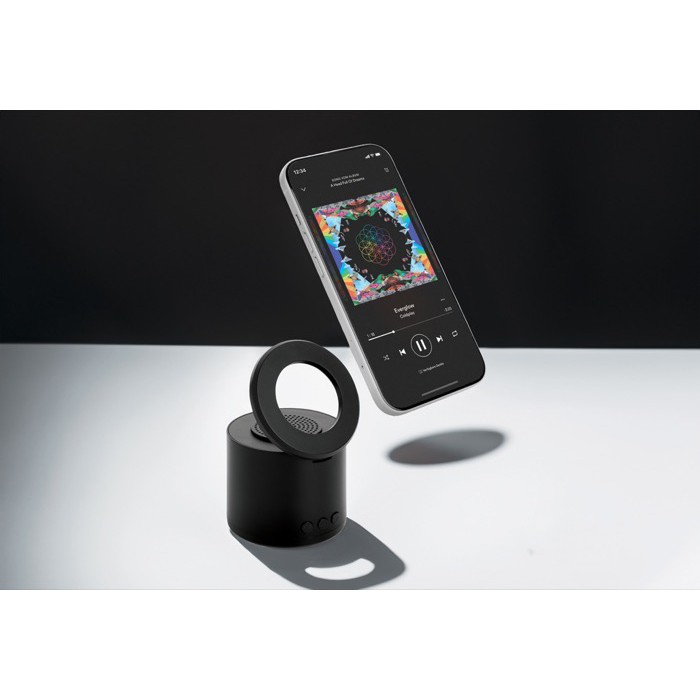 Altavoz inalámbrico ABS reciclado con soporte móvil y subwoofer 3W color negro vista de ambiente