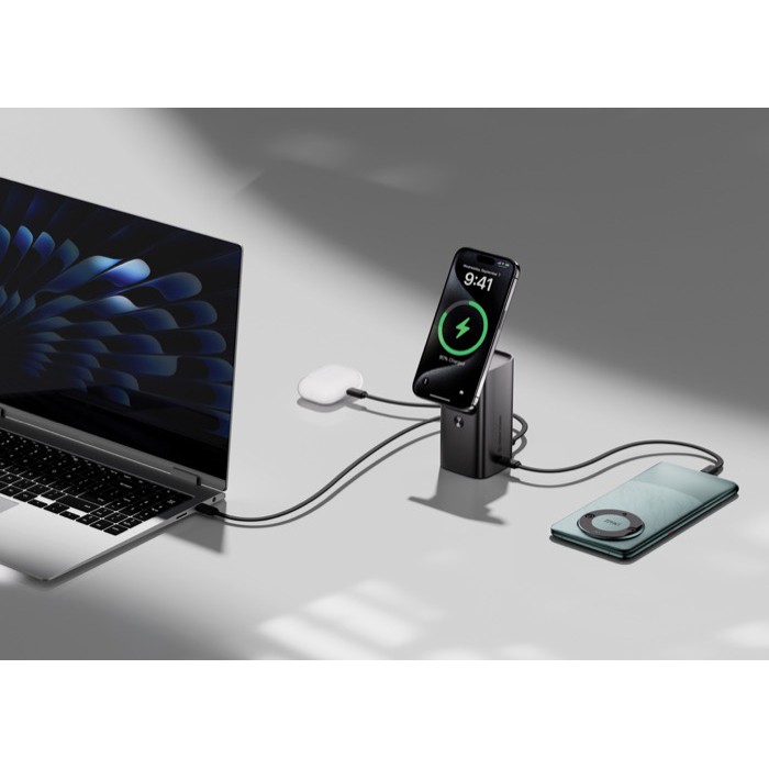 Powerbank de aluminio resistente y pantalla HQ a color 15.000 mAh color gris vista de ambiente 2