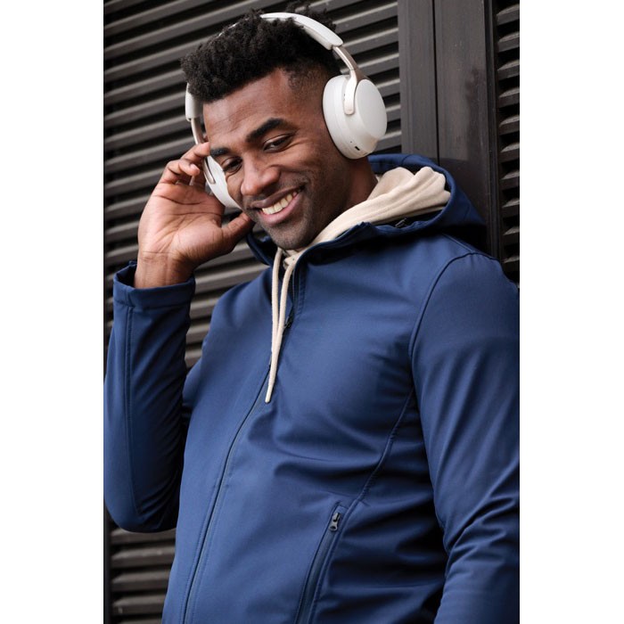 Auriculares diadema con diseño supraaural y cancelación de ruido color blanco vista de ambiente Auriculares diadema con diseño supraaural y cancelación de ruido color blanco vista de ambiente