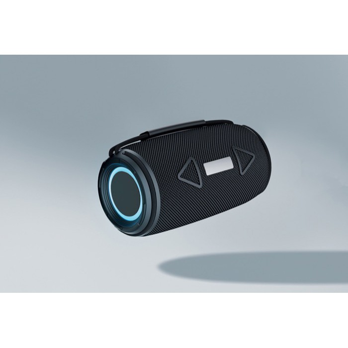 Altavoz BT 5.3 en plástico reciclado con resistencia IPX4 16W color negro vista de ambiente