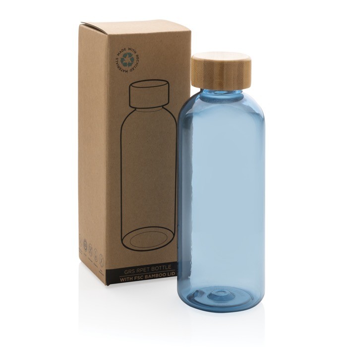 Botella de plástico reciclado tapón de bambú color azul vista con en caja Botella de plástico reciclado tapón de bambú color azul vista con en caja
