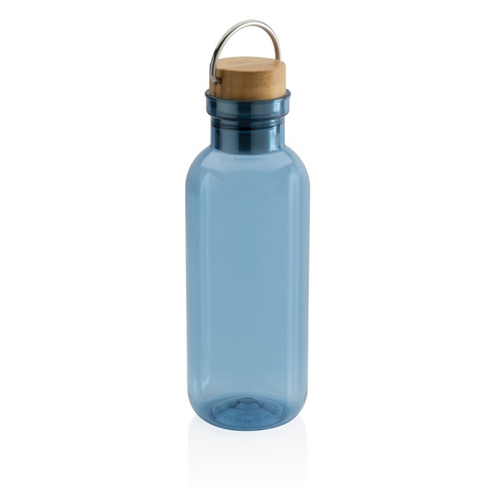 Botella de plástico reciclado tapón de bambú color azul cuarta vista Botella de plástico reciclado tapón de bambú color azul cuarta vista
