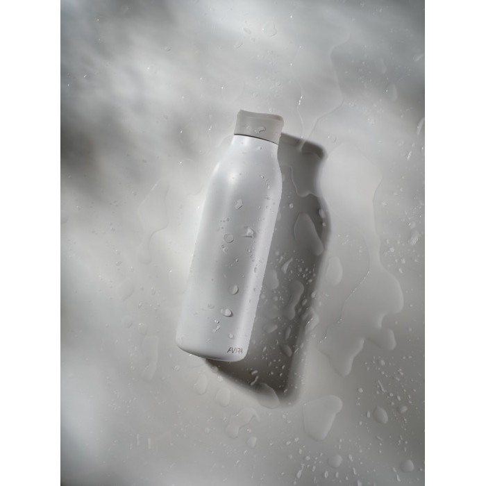 Botella ecológica con experiencia de bebida 360° 600 ml Avira Alok color blanco vista de ambiente 2