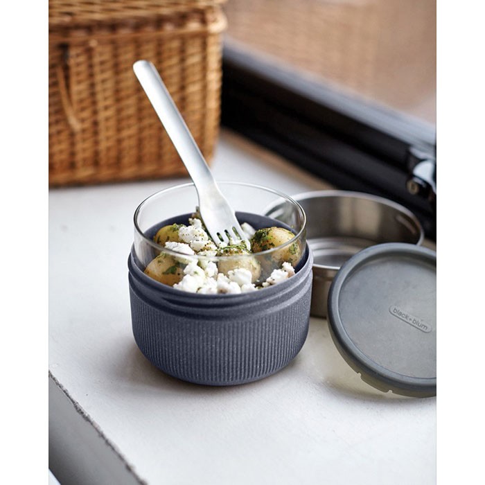 Bowl de vidrio con tapa de silicona antigoteo Black+Blum 750ml color plateado vista de ambiente Bowl de vidrio con tapa de silicona antigoteo Black+Blum 750ml color plateado vista de ambiente