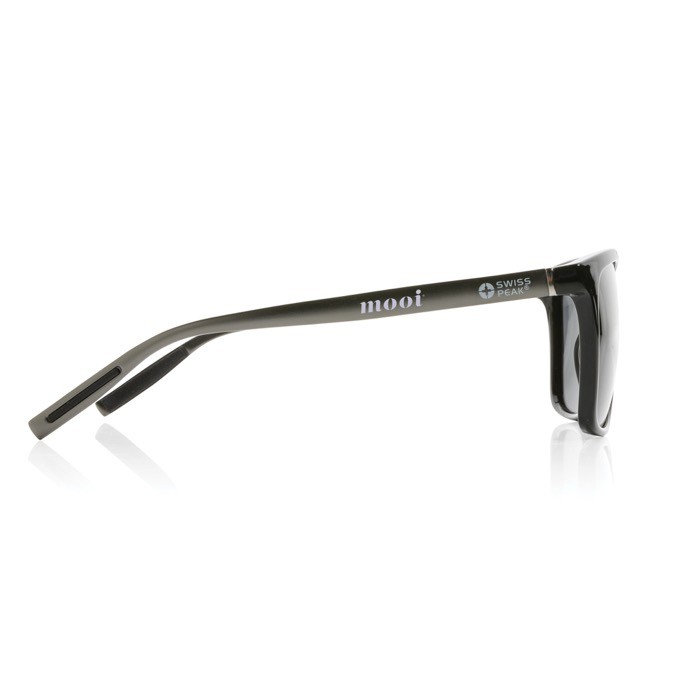 Gafas eco de sol polarizadas con protección UV400 Swiss Peak color negro vista con logo