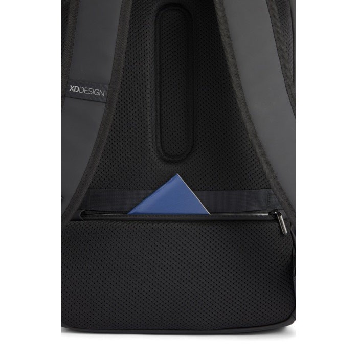 Mochila multiusos con tejido resistente al gua y solapa PC 16” color negro Mochila multiusos con tejido resistente al gua y solapa PC 16” color negro