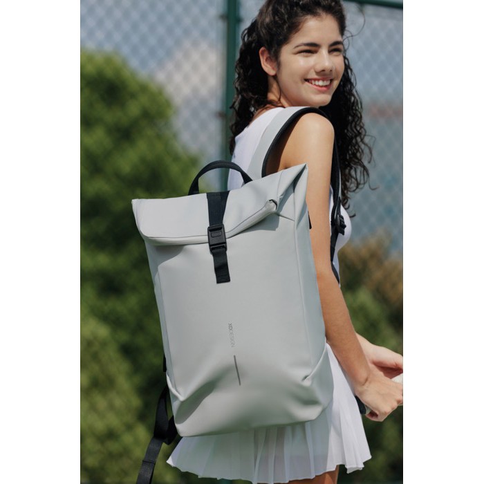 Mochila multiusos con tejido resistente al gua y solapa PC 16” color blanco roto Mochila multiusos con tejido resistente al gua y solapa PC 16” color blanco roto