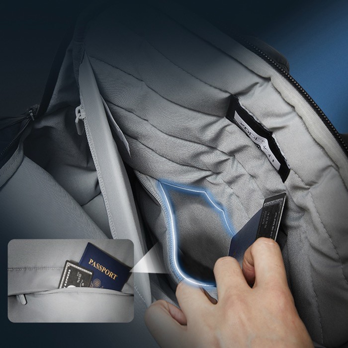 Mochila expansible en tejido reciclado con cremallera Duo-Zipper 16” color negro