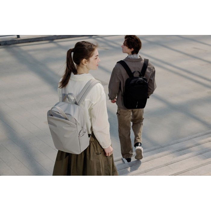 Mochila expansible en tejido reciclado con cremallera Duo-Zipper 16” color gris