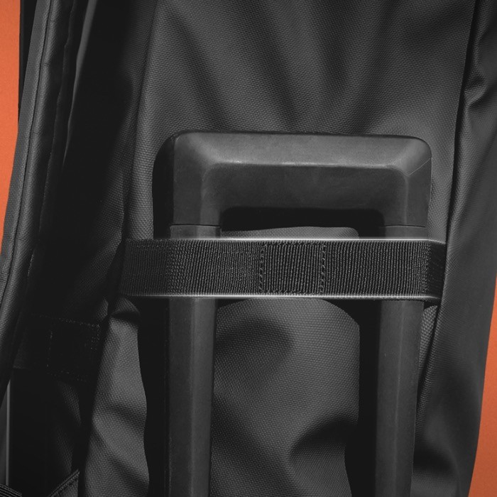 Mochila urbana impermeable con fijación a bicicleta y antirrobo 16” color negro