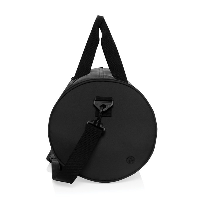 Bolsa de deporte de RPET con correo ajustable capacidad 25L color negro quinta vista Bolsa de deporte de RPET con correo ajustable capacidad 25L color negro quinta vista