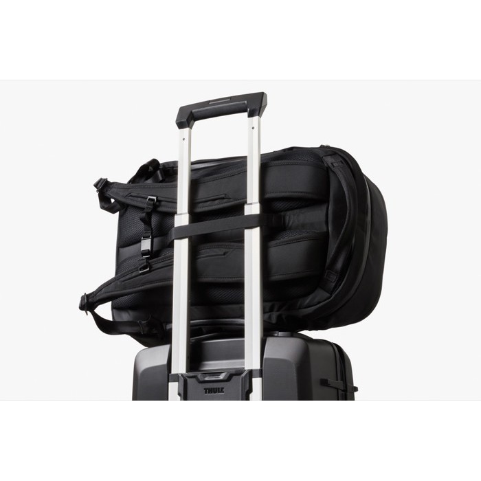 Mochila de viaje de RPET con compartimento para PC 16” Bellroy color negro octava vista Mochila de viaje de RPET con compartimento para PC 16” Bellroy color negro octava vista