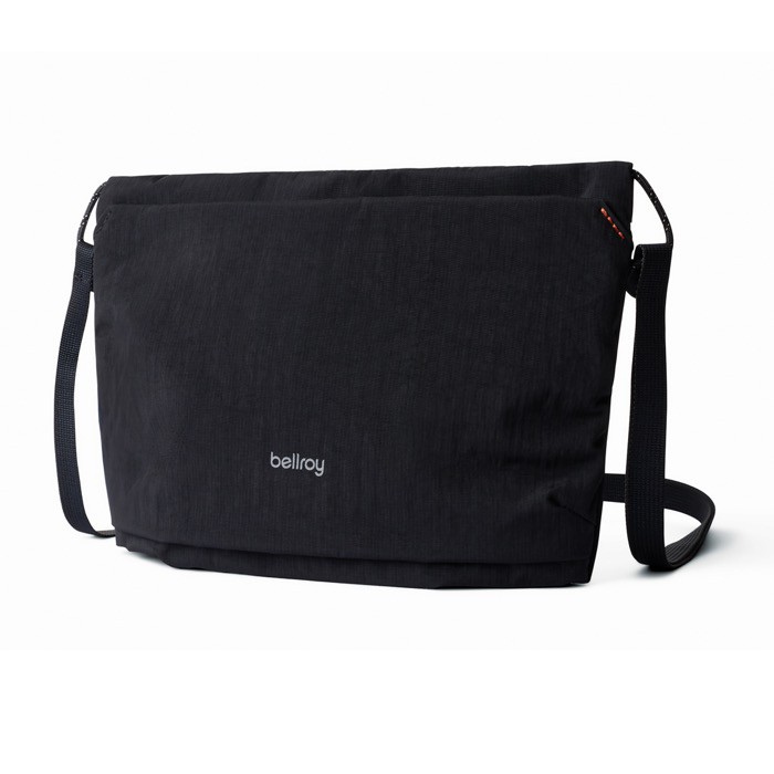 Bolsa bandolera espaciosa de RPET con asa ajustable 3,5L Bellroy color negro Bolsa bandolera espaciosa de RPET con asa ajustable 3,5L Bellroy color negro