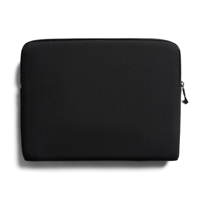 Funda de RPET impermeable con acolchado de espuma PC 16” Bellroy color negro segunda vista Funda de RPET impermeable con acolchado de espuma PC 16” Bellroy color negro segunda vista
