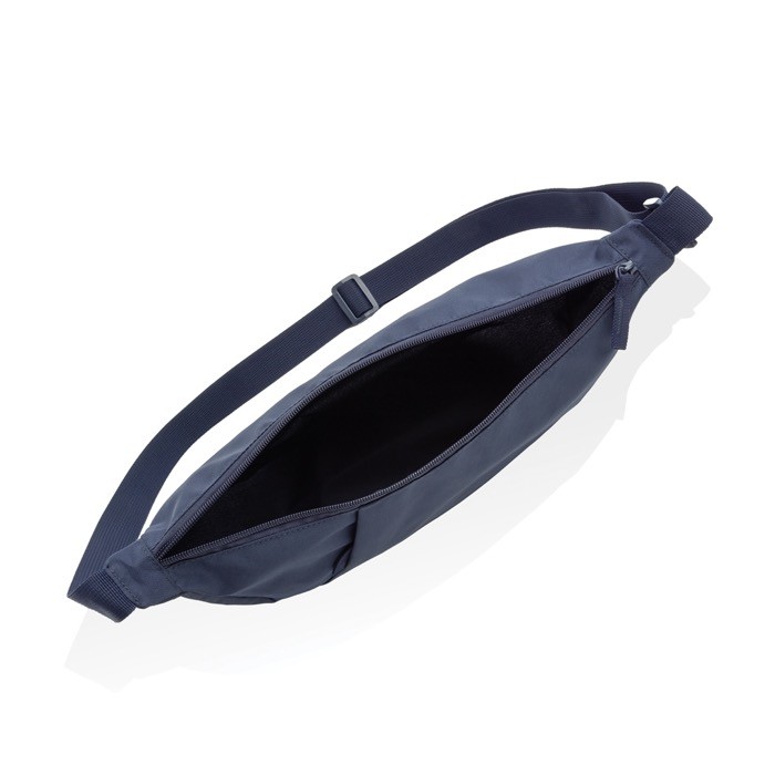Bolsa bandolera XL en RPET con bolsillo exterior y correa ajustable color azul marino cuarta vista