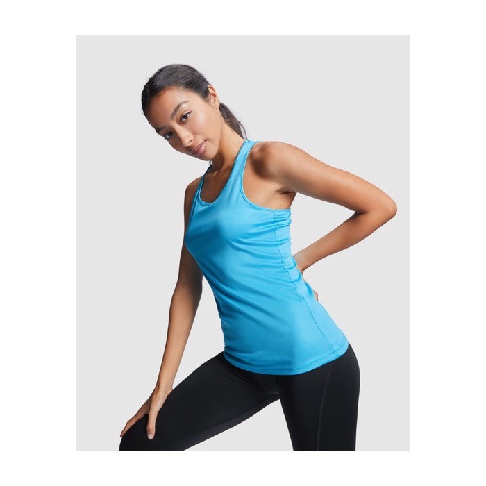 Chaleco deportivo para mujer con tejido técnico 140 g/m2 Roly color negro imagen de estilo de vida