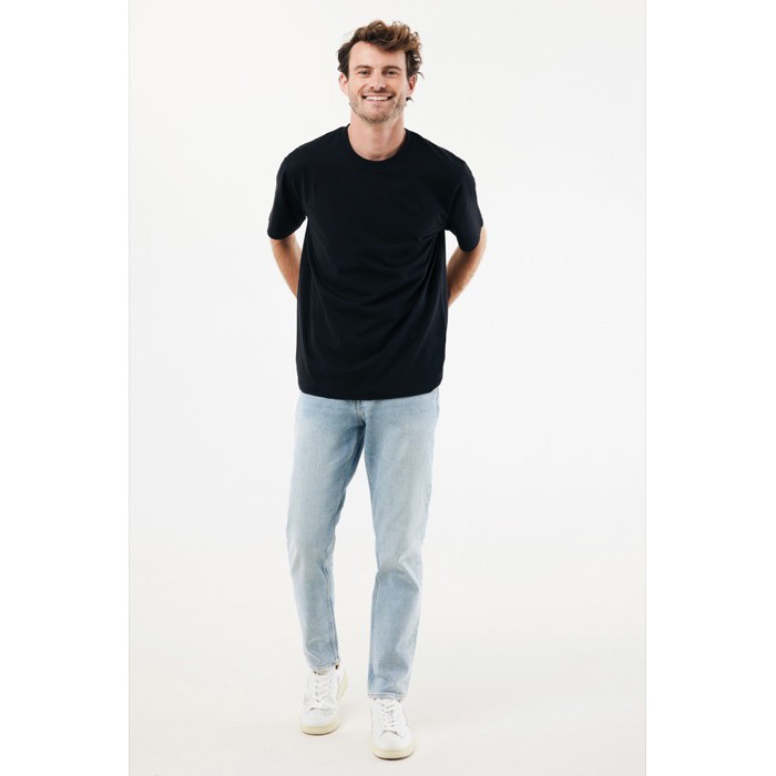 Camiseta de algodón reciclado unisex modern fit 220 g/m2 IQONIQ Nikko color negro