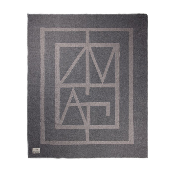 Manta elegante en poliéster reciclado con tacto suave y cálido 260 g/m2 color gris segunda vista